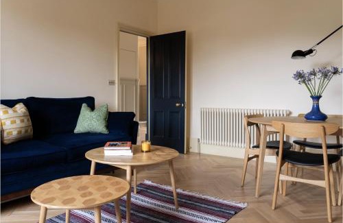 Holland Park Apartment | Melody Apartment