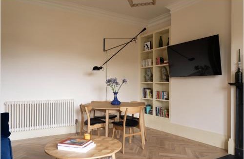 Holland Park Apartment | Melody Apartment