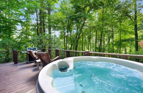 Blue Ridge House | Melody Creek Cabin - Edge Of Cohutta National Forest, Hot Tub, Outdoor Fire Pit - Ellijay, GA