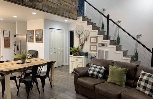 Tecumseh Cabin | Melt Your Stress Away at The Overlook