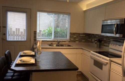 Sooke Apartment | Memory Lane Guest Suite