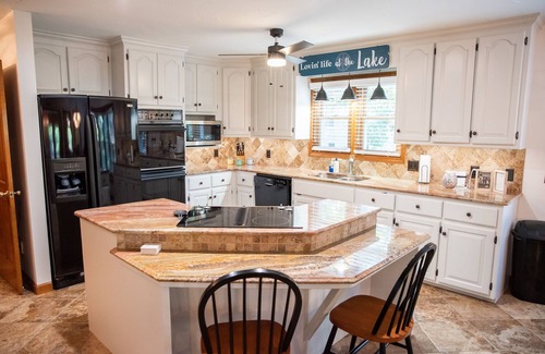 Leasburg House | “MEMORY MAKER”- Lake House at Hyco Lake with a Private Boathouse