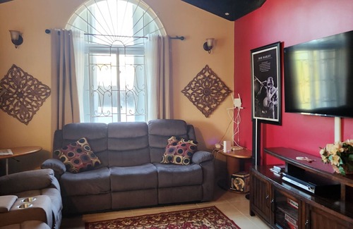 Falmouth Villa | Menas Retreat: Close to beaches, night life, and relaxation