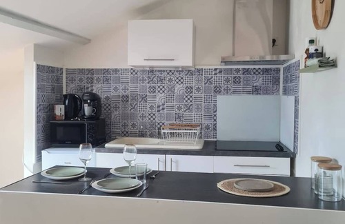Saint-Laurent-les-Tours Apartment | Mercadial au coeur de Saint-Céré, clim