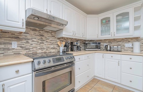 Mercer Island House | MercerIsland,private bath,largeyard,grill,fire pit