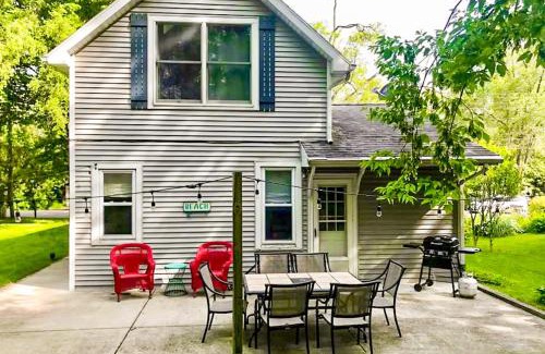 New Buffalo House | Merchant Street Retreat