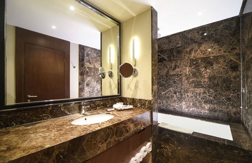 Bahcelievler Hotel | Mercure Istanbul West Hotel and Convention Center