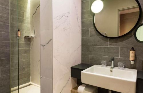 Quartier du Petit-Montrouge Hotel | Mercure Paris Alesia