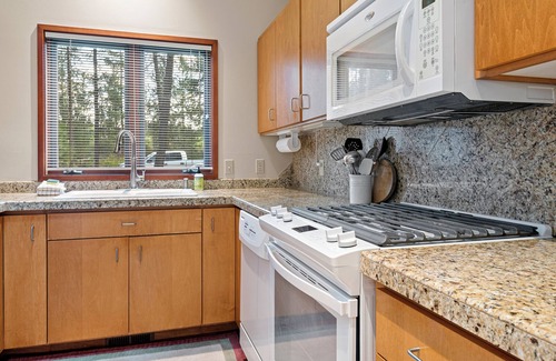 Overlook Park House | Meredith Lodging - Home with A/C, Dog Ok, Walking Distance to the SHARC!