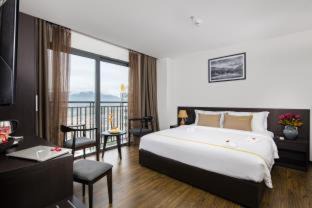 Tran Phu Beach Hotel | Meriton Hotel Nha Trang