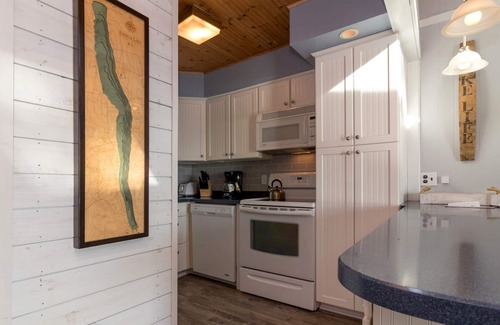 Town of Torrey Cottage | Merlot Bungalow - "Slice of Heaven on Seneca Lake"