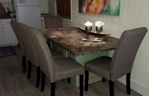 Kiska Beach House | Mermaid Cottage 1 Block to Sugar White Sand and Emerald Green Water 2BD + Porch