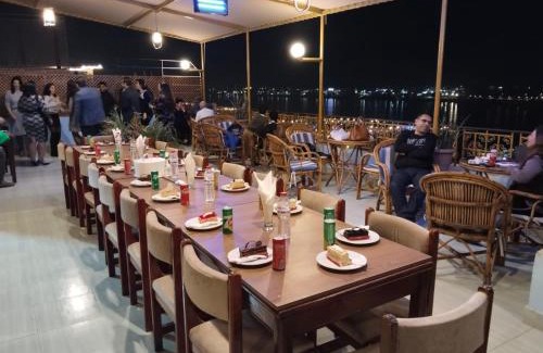 Luxor Hotel | Merry Land Hotel & Roof Top Nile Restaurant Luxor