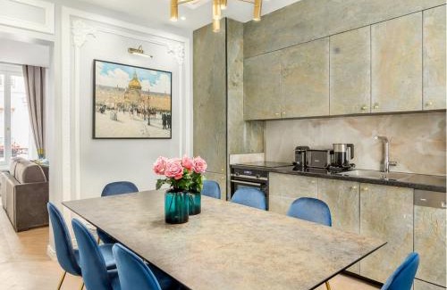 Saint-Merri Apartment | Merveil - Signature Suite - Louvre - Victoria