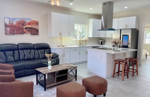 Dobson Ranch House | Mesa Modern 2BR: Classic & Charmnn
