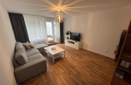 Tiefenbroich Apartment | Messenahe Moderne Zwei-Zimmer-Wohnung 42qm