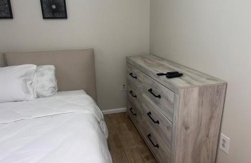 Newark Apartment | Metro haven 3 KINGs Bed 5 mins from EWR NYC