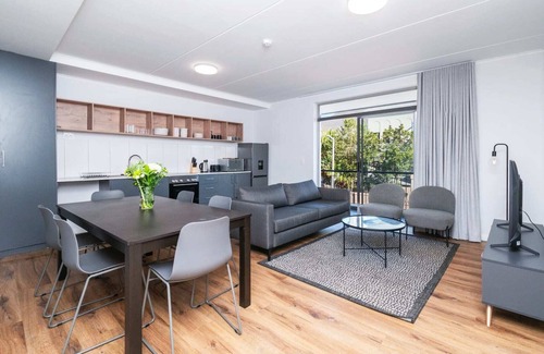 Sea Point Apartment | Metropole East of Main Sea Point Retreat