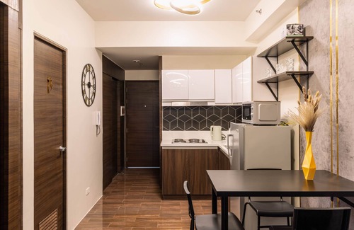 Makati Central Business District Apartment | MetroView Oasis