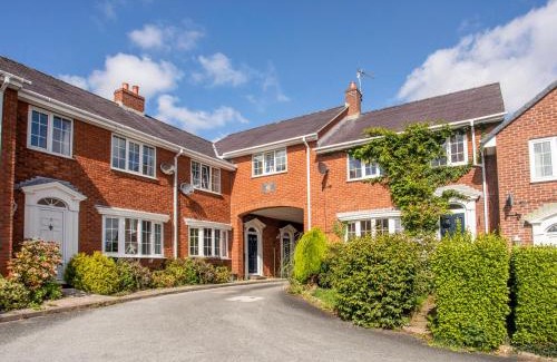 Menai Bridge House | Mews Cottage