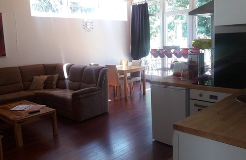 Steglitz-Zehlendorf Apartment | Mexiplatz, 200m from S Bahn, 25 Minutes from Potsdamer Platz