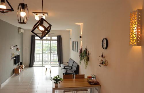Taman Desa Tebrau Apartment | MGM-Tebrau City Walk within 5 min to AEON Mall, Ikea & Toppen