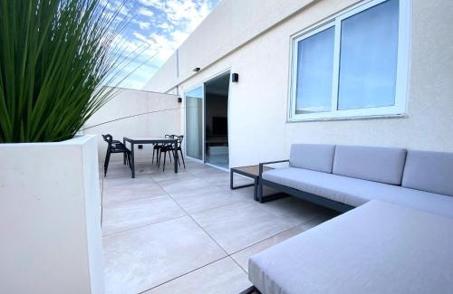 Qawra Apartment | MIA White Luxury Suite - Topfloor two bed in Qawra