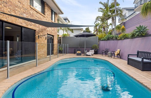 Miami House | Miami Beach House - Modern Beachfront Holiday Home with Pool and Lift