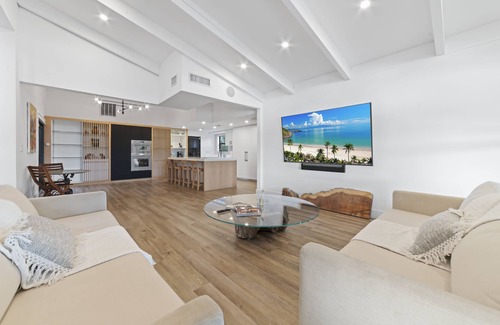 Miramar House | Miami Luxe: 5BR Retreat w/Pool & Golf Views