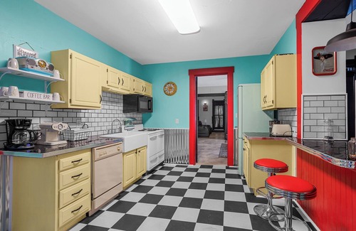 West Milton House | Miami Pearl: 3BR Themed Rooms-Game and Movie Room!