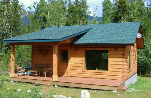 Tete Jaune Cache Ski Chalet | Mica Mountain Lodge & Log Cabins