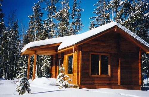 Tete Jaune Cache Ski Chalet | Mica Mountain Lodge & Log Cabins