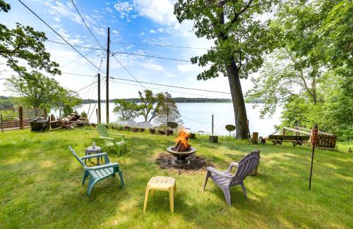 Horton House | Michigan Lakefront Retreat with Kayaks and 2 Decks