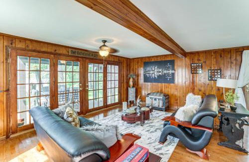 Horton House | Michigan Lakefront Retreat with Kayaks and 2 Decks