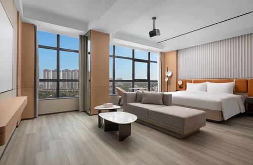 Maonan District Hotel | Microtel BY Wyndham Maoming Dianbai