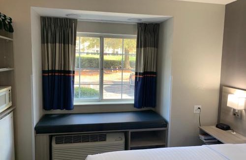 Toddville Road Hotel | Microtel Inn by Wyndham Charlotte Airport