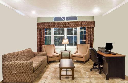 Wilson Hotel | Microtel Inn by Wyndham Wilson