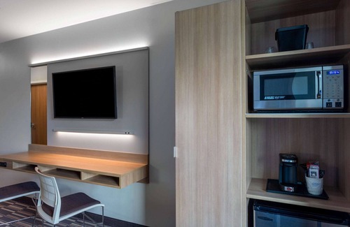 Amsterdam Hotel | Microtel Inn & Suites by Wyndham Amsterdam