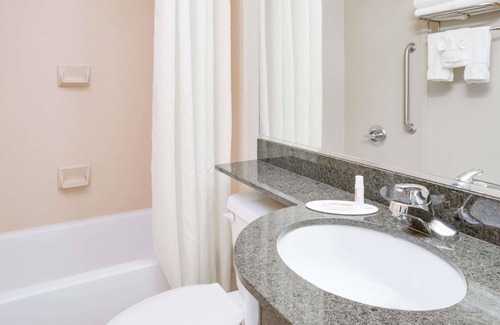 Saraland Hotel | Microtel Inn & Suites by Wyndham Saraland/North Mobile