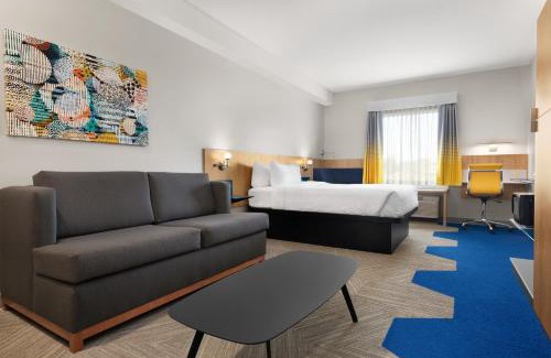 Lachute Hotel | Microtel Inn & Suites by Wyndham Lachute