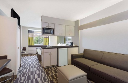 Sandston Hotel | Microtel Inn & Suites by Wyndham Richmond Airport