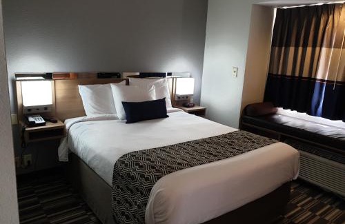 Augusta Hotel | Microtel Inn & Suites by Wyndham Augusta/Riverwatch