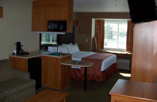 Raton Hotel | Microtel Inn & Suites