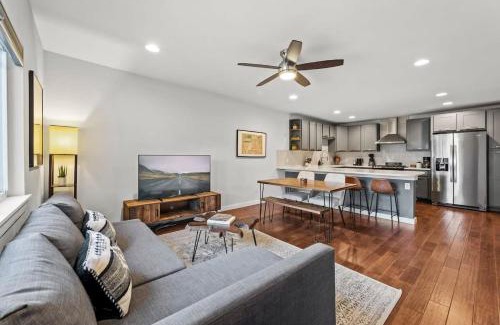 Zilker House | Mid-century home in Zilker with a backyard