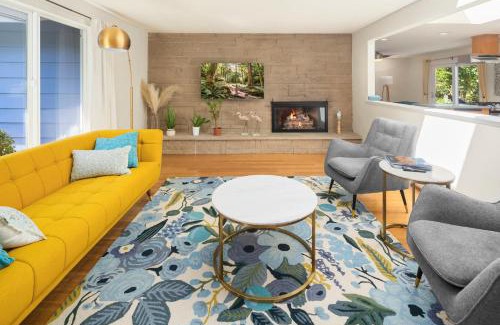 Lake Forest Park House | Mid century modern air conditioned retreat with expansive garden