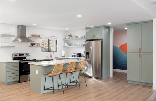Loomis House | Mid Century Modern Escape 4 Br w/Pool - 1.7 acres
