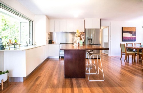 Dicky Beach House | Mid-Century Modern Retro Beach House