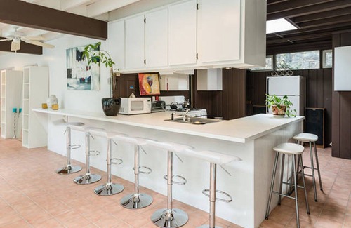 North Stamford House | Mid Century Modern ZEN House with Pool. 50 min from New York City