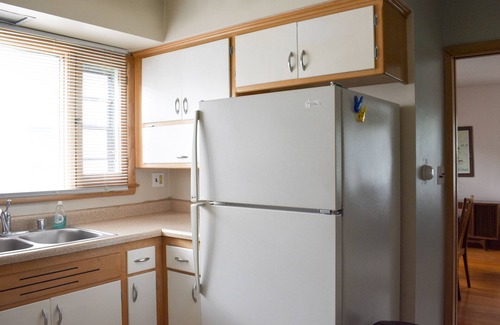 Riverwest Apartment | Mid-Century Upper in Riverwest