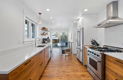 East Central House | Mid-Term Gem in Sugarhouse – Hot Tub, Sauna & Workspaces